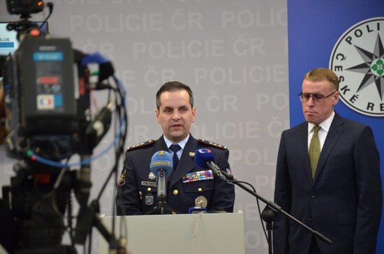 Mezinárodní bezpečnostní akce 24 Blue: jiný směr s ne-jistým výsledkem